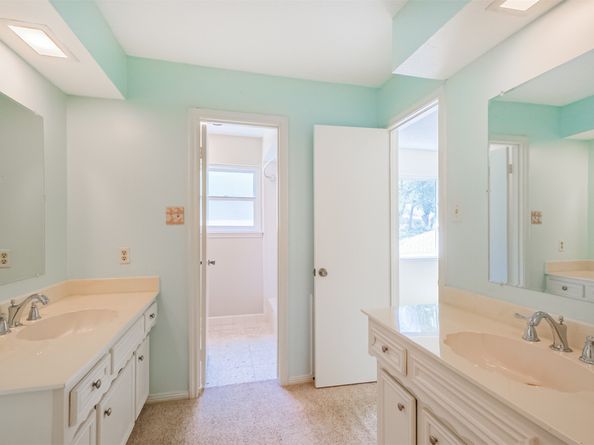 5803 Green Springs Drive, Houston TX 77066