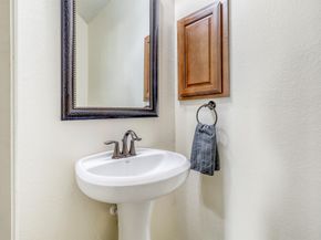 2043 Summer Gardens Lane, Katy TX 77493