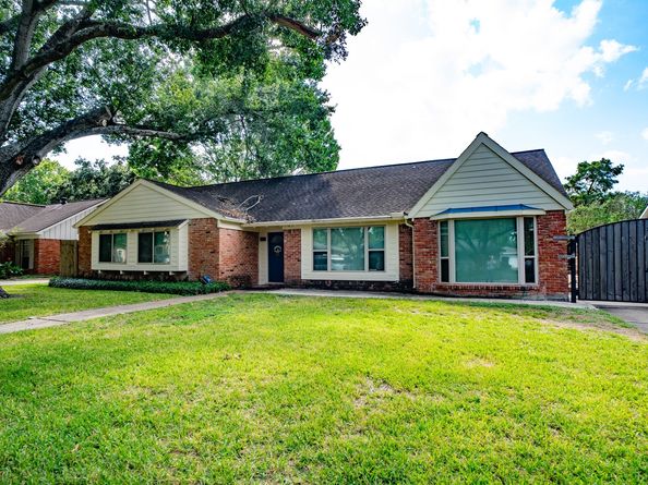 4427 Lymbar Drive, Houston TX 77096