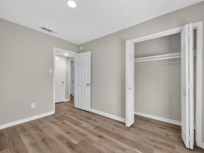 5243 Wickview Lane, Houston TX 77053