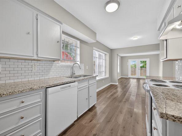5243 Wickview Lane, Houston TX 77053