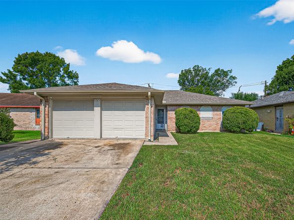 5243 Wickview Lane, Houston TX 77053