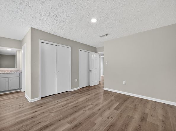 5243 Wickview Lane, Houston TX 77053