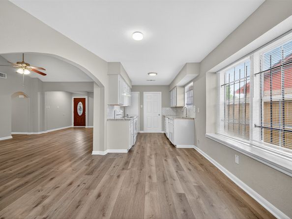 5243 Wickview Lane, Houston TX 77053