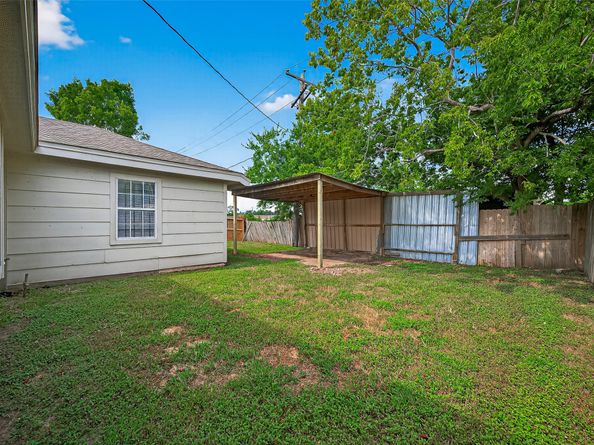5243 Wickview Lane, Houston TX 77053