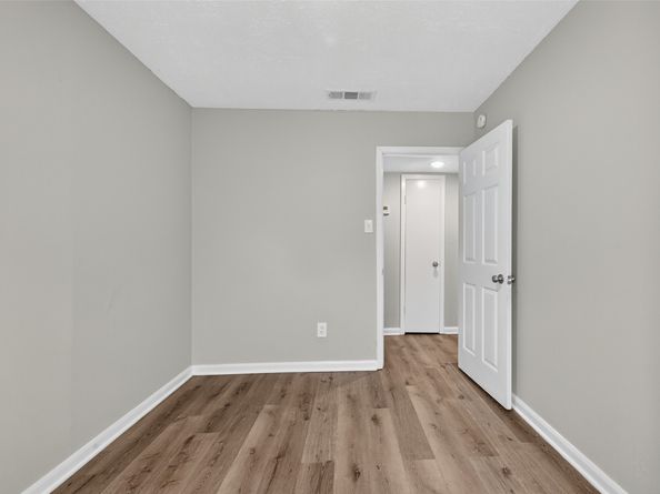 5243 Wickview Lane, Houston TX 77053