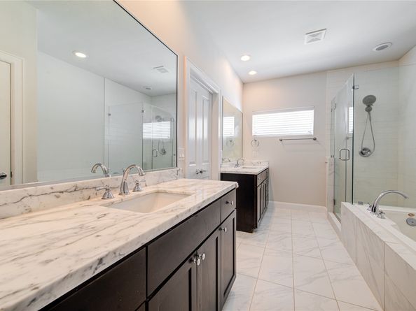 10 Hermann Park Court, Houston TX 77021