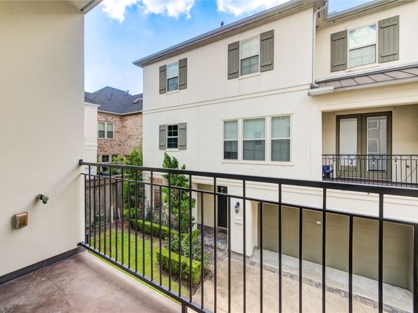 10 Hermann Park Court, Houston TX 77021