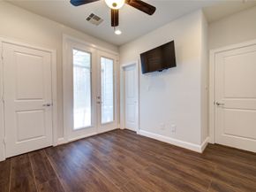 10 Hermann Park Court, Houston TX 77021