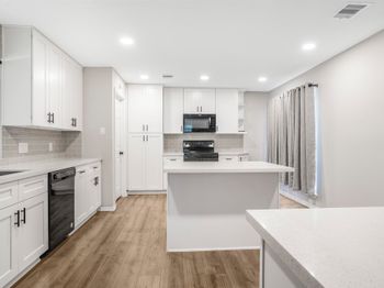 3206 Knoll Manor Drive