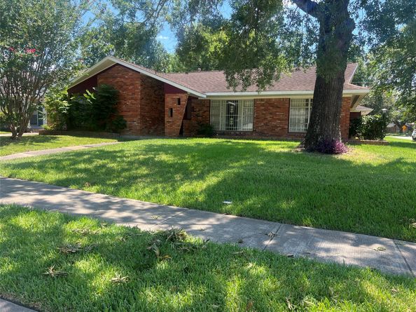 3715 Latma Drive, Houston TX 77025