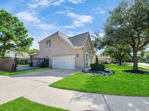 17314 Pinecreek Hollow Lane, Houston TX 77095