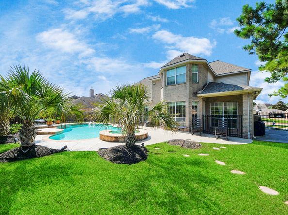 17314 Pinecreek Hollow Lane, Houston TX 77095
