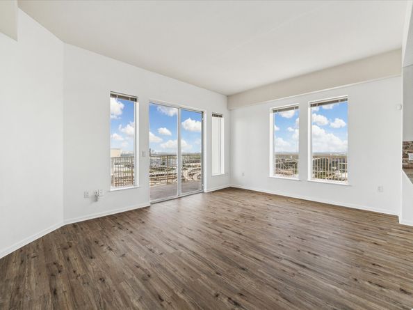 3505 Sage Road 2810, Houston TX 77056