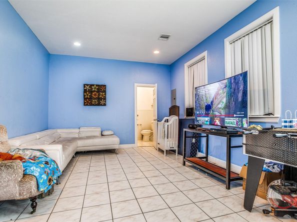 6820 Winfield Road, Houston TX 77050