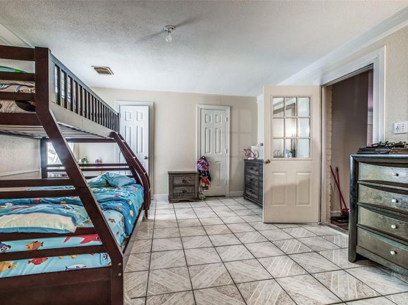 6820 Winfield Road, Houston TX 77050