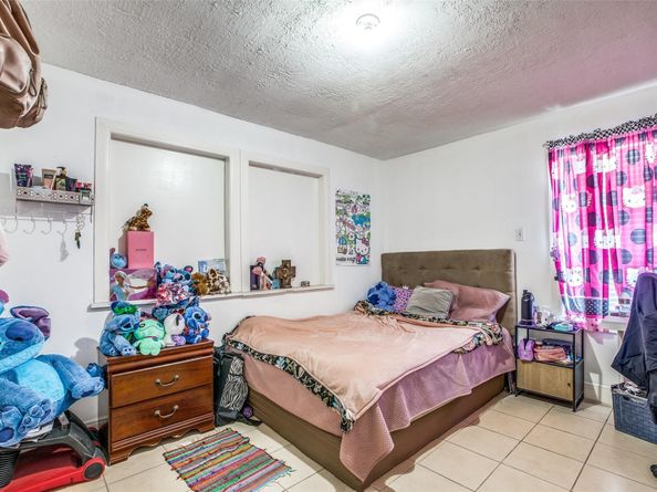 6820 Winfield Road, Houston TX 77050