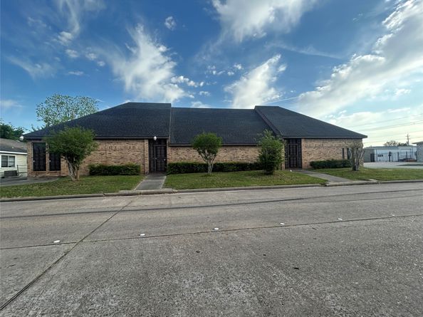 7555 Morley Street, Houston TX 77061