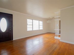 6038 Belcrest Street, Houston TX 77033