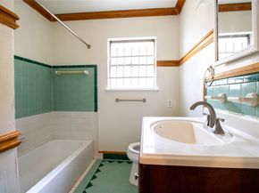 6038 Belcrest Street, Houston TX 77033