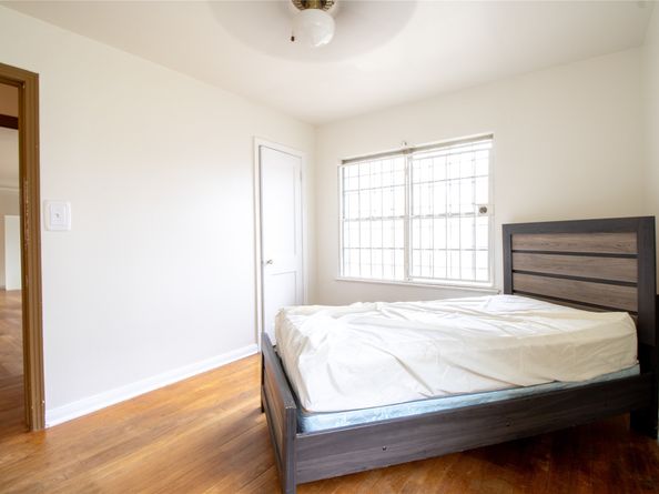 6038 Belcrest Street, Houston TX 77033