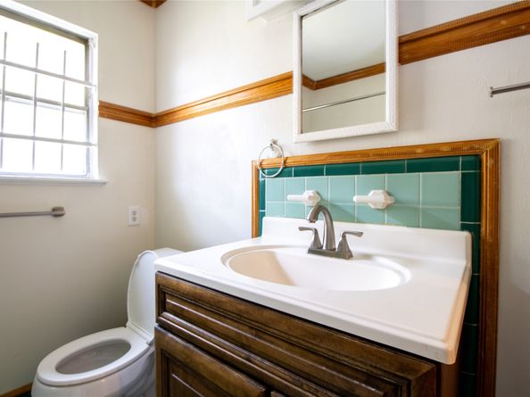 6038 Belcrest Street, Houston TX 77033