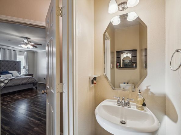 15907 Chart House Court, Houston TX 77044