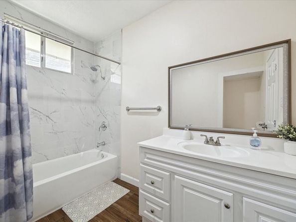 1801 Hussion Street, Houston TX 77003