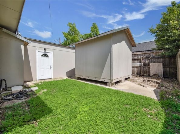 1801 Hussion Street, Houston TX 77003