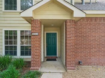 150 N Magnolia Pond Place
