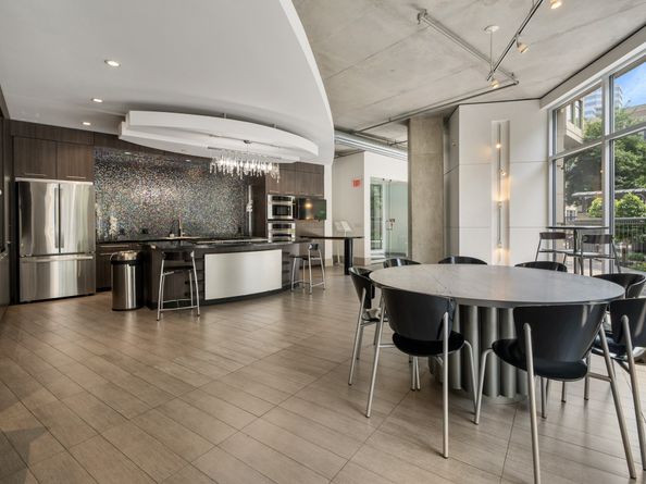 1901 Post Oak Boulevard 402, Houston TX 77056