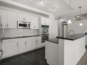 1901 Post Oak Boulevard 402, Houston TX 77056