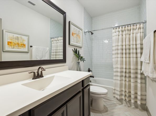 8706 Strongoak Lane, Houston TX 77055