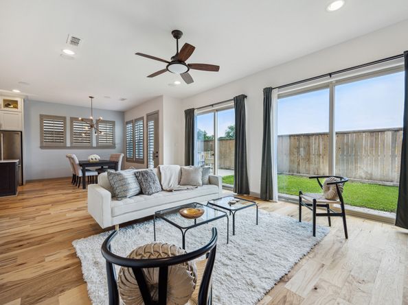 8706 Strongoak Lane, Houston TX 77055