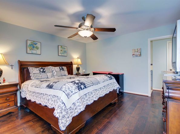 840 Threadneedle Street E 208, Houston TX 77079