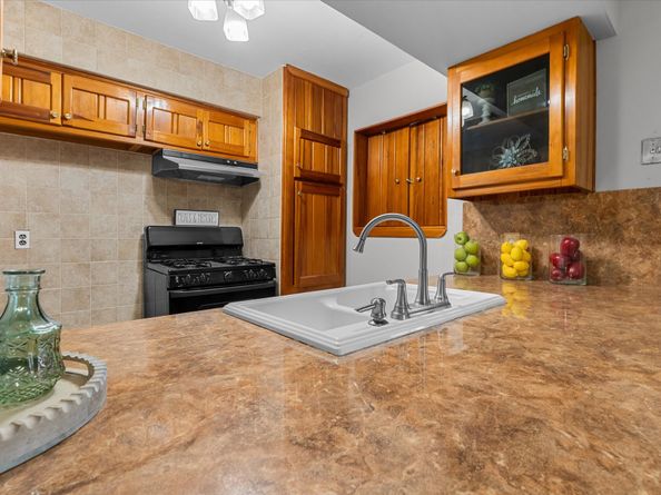 1326 Twin Falls Road, Houston TX 77088