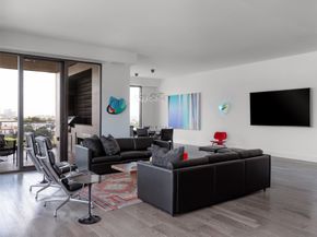 5104 Caroline Street 702, Houston TX 77004