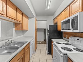 9090 S Braeswood Boulevard 21, Houston TX 77074