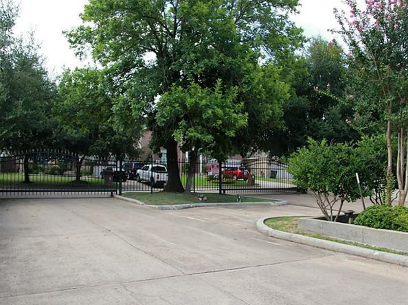 4444 Victory Drive 1311, Houston TX 77088