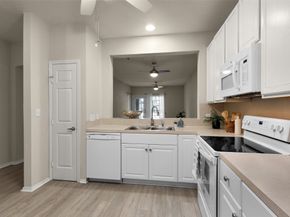 2815 Kings Crossing Drive 102, Houston TX 77345