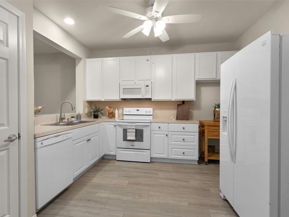 2815 Kings Crossing Drive 102, Houston TX 77345