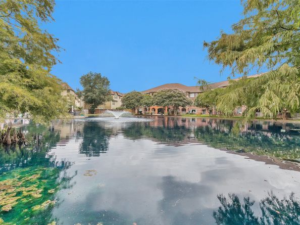 2815 Kings Crossing Drive 102, Houston TX 77345