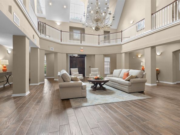 2815 Kings Crossing Drive 102, Houston TX 77345