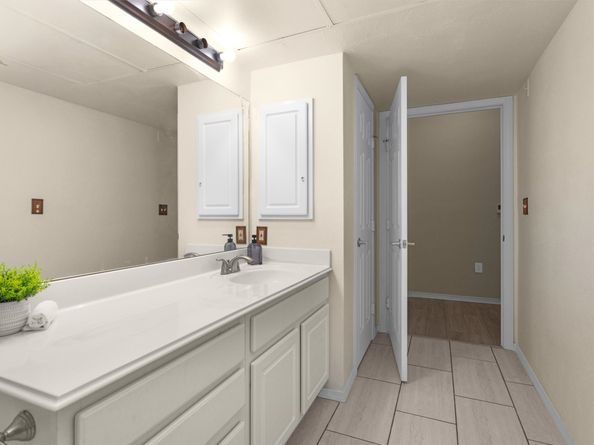 2815 Kings Crossing Drive 102, Houston TX 77345