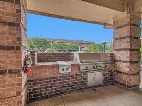 2815 Kings Crossing Drive 102, Houston TX 77345