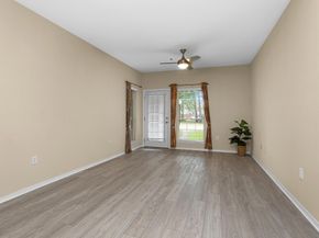 2815 Kings Crossing Drive 102, Houston TX 77345