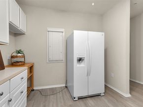 2815 Kings Crossing Drive 102, Houston TX 77345