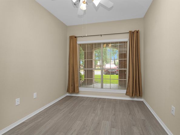 2815 Kings Crossing Drive 102, Houston TX 77345