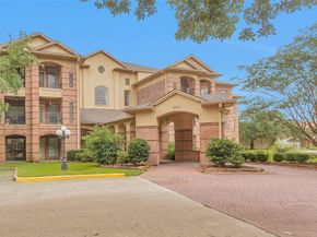 2815 Kings Crossing Drive 102, Houston TX 77345