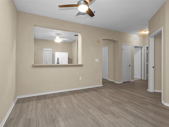 2815 Kings Crossing Drive 102, Houston TX 77345